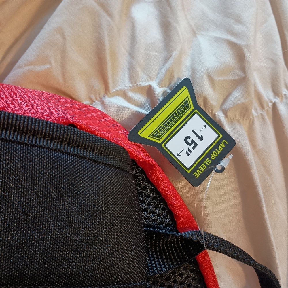 NWT PUMA Red/black Newcomer Backpack - Picture 9 of 11